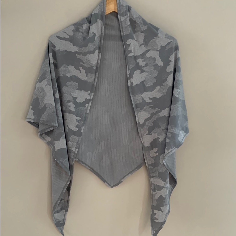 Lululemon All You Need Scarf Wrap Grey Camo Athleisure Yoga